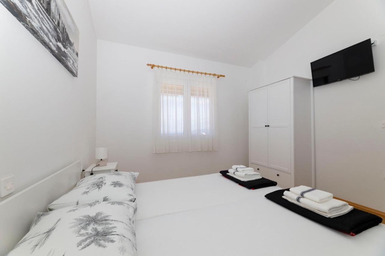 Apartman Gaby Makarska Buitenkant foto