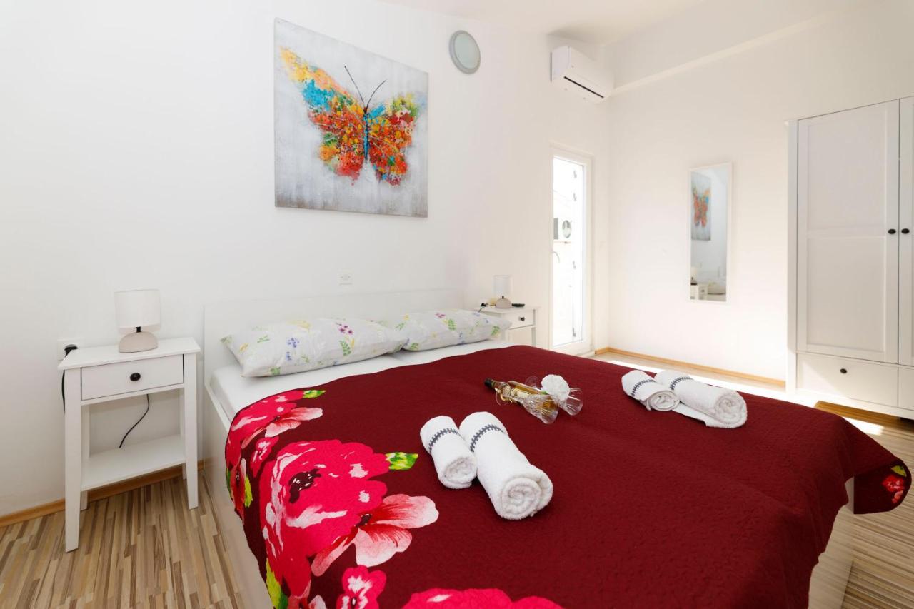 Apartman Gaby Makarska Buitenkant foto